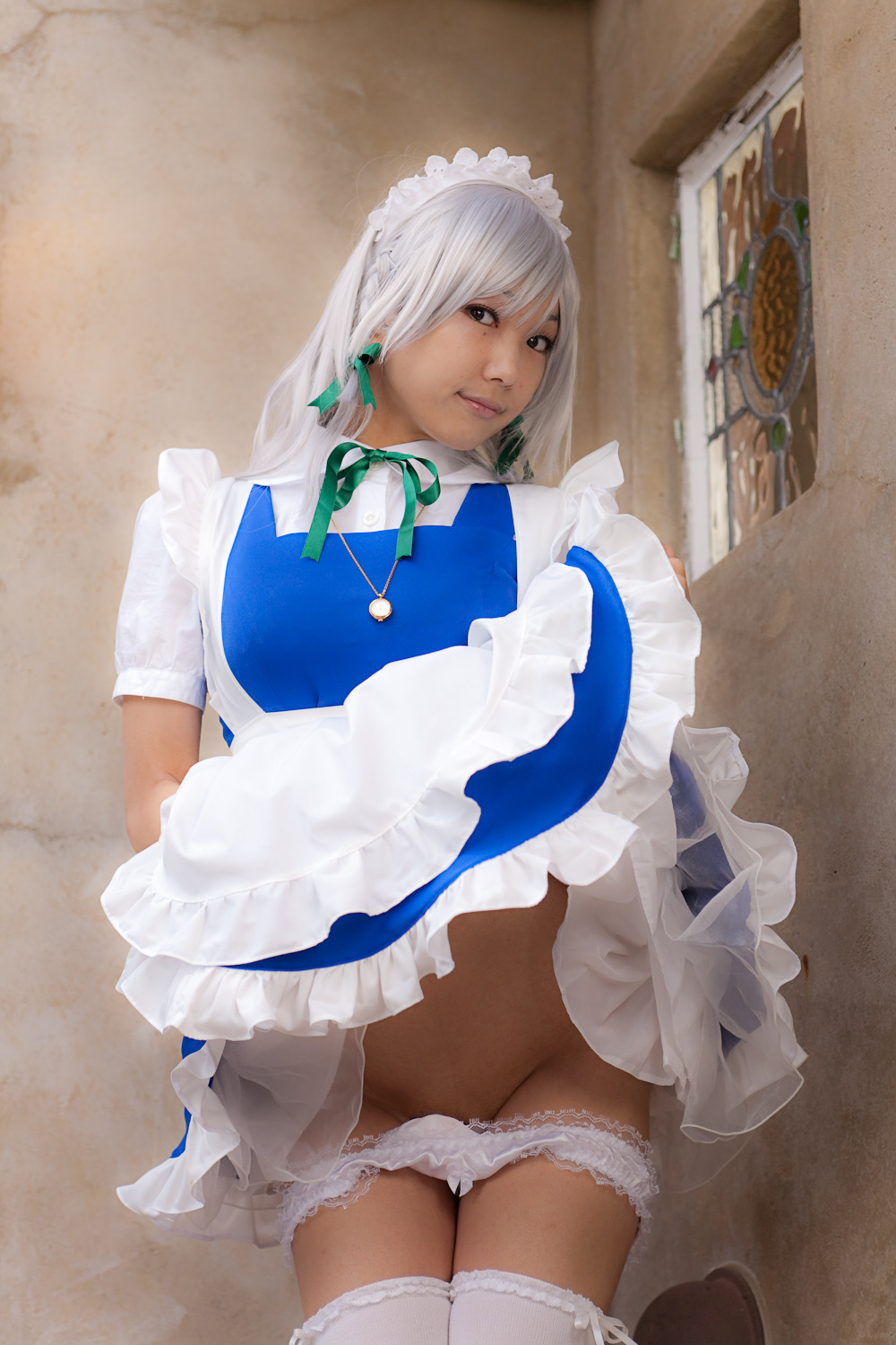 cosplay美女套图 c77 Sakuya Izayoi　白丝假发扮相(1)